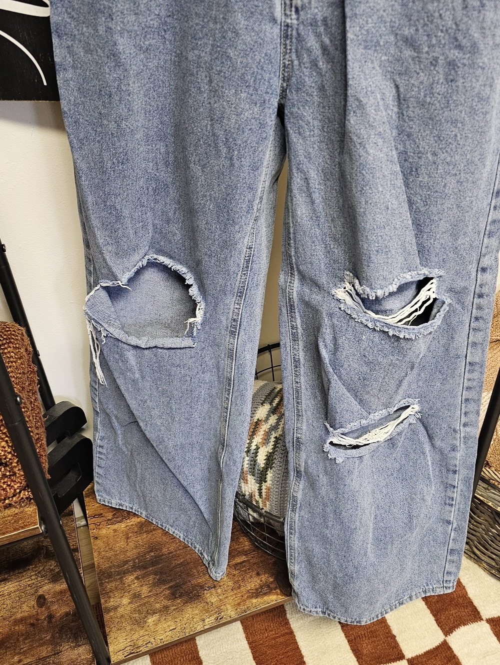 SHEIN Wide-Leg Distressed Women's Jeans - Picture 3 of 7